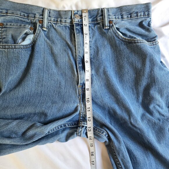 Vintage Levi's 550, Size 36x30 - Picture 9 of 10